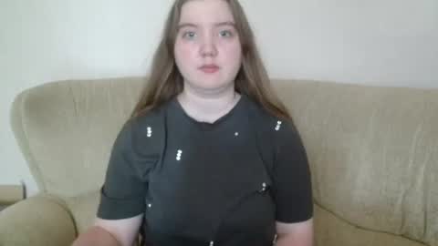 Josefin online show from July 13, 2026, 4:04 am