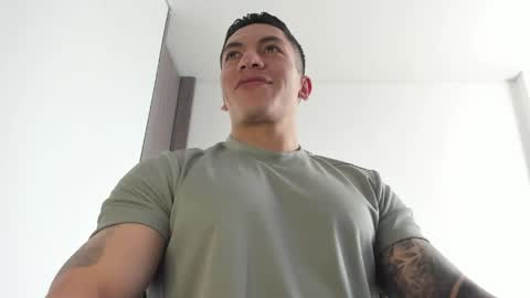 Snapshot of aquiles_51 chatting on April 30, 2026, 5:52 pm Jonathan online show from April 30, 2026, 5:52 pm