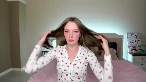 Lina online show from October 24, 2025, 9:06 am