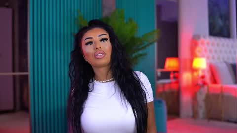 arabellaposh online show from September 25, 2025, 5:11 am