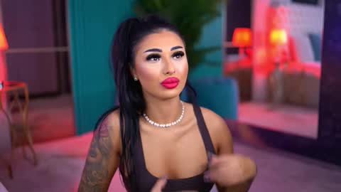 arabellaposh online show from October 17, 2025, 5:10 am