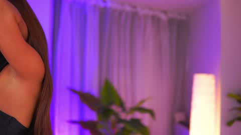 IsaBella online show from July 8, 2026, 8:35 pm