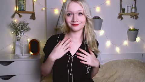 Jenny online show from September 26, 2025, 8:18 am