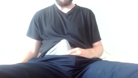 Snapshot of arekusan6 chatting on May 1, 2026, 9:03 am Arek online show from May 1, 2026, 9:03 am