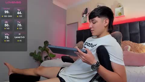 Snapshot of ares_di_martin chatting on September 10, 2025, 3:12 pm Ares online show from September 10, 2025, 3:12 pm