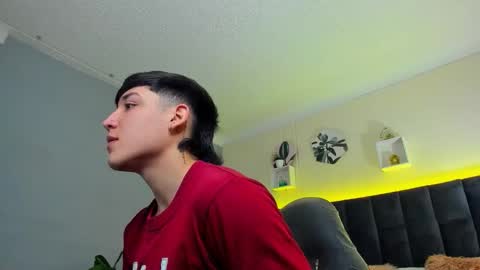 Snapshot of ares_di_martin chatting on September 12, 2025, 3:23 pm Ares online show from September 12, 2025, 3:23 pm