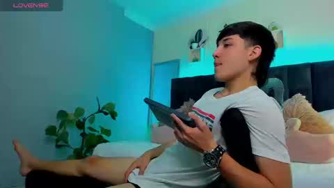 Snapshot of ares_di_martin chatting on September 22, 2025, 2:41 pm Ares online show from September 22, 2025, 2:41 pm