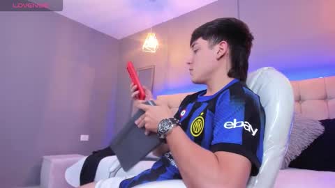 Snapshot of ares_di_martin chatting on September 27, 2025, 9:42 pm Ares online show from September 27, 2025, 9:42 pm