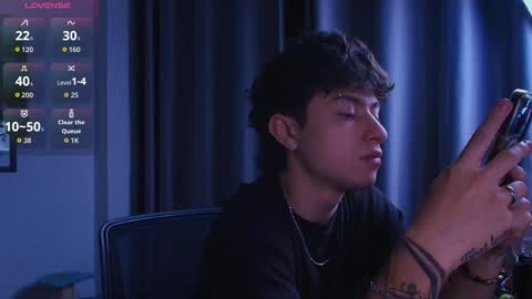 Snapshot of ares_dickson1 chatting on October 25, 2025, 3:36 am Ares online show from October 25, 2025, 3:36 am