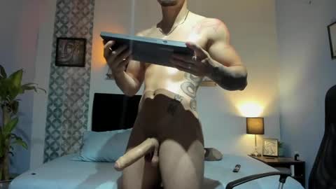 Snapshot of ares_parker chatting on May 20, 2026, 9:32 pm ares_parker online show from May 20, 2026, 9:32 pm