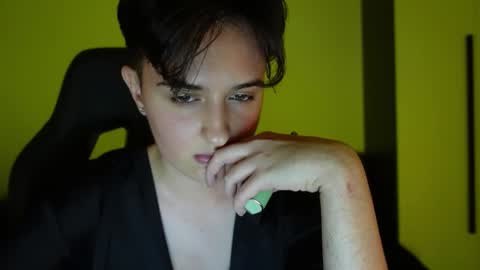 Snapshot of aresnoir chatting on September 19, 2025, 7:47 pm AresNoir online show from September 19, 2025, 7:47 pm