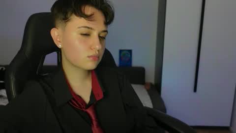 Snapshot of aresnoir chatting on June 6, 2026, 9:19 pm AresNoir online show from June 6, 2026, 9:19 pm