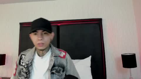 Snapshot of arespaxtonn chatting on July 26, 2026, 12:01 pm A R E S P A X T O N N online show from July 26, 2026, 12:01 pm