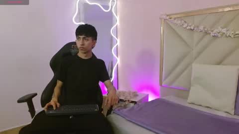 Snapshot of aress_tay chatting on May 21, 2026, 3:13 am aress_tay online show from May 21, 2026, 3:13 am