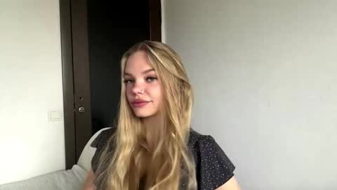 Amelia online show from November 8, 2025, 5:51 am