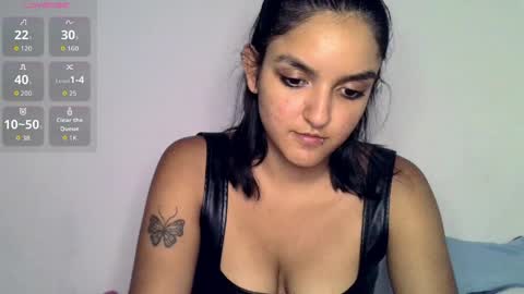 Snapshot of ari_20_ chatting on May 8, 2026, 3:01 am Bella online show from May 8, 2026, 3:01 am