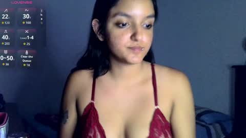 Snapshot of ari_20_ chatting on May 11, 2026, 11:35 pm Bella online show from May 11, 2026, 11:35 pm