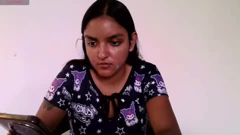 Snapshot of ari_20_ chatting on June 18, 2026, 3:27 pm Bella online show from June 18, 2026, 3:27 pm
