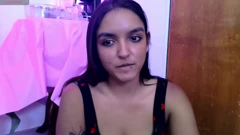 Snapshot of ari_20_ chatting on June 19, 2026, 6:12 pm Bella online show from June 19, 2026, 6:12 pm