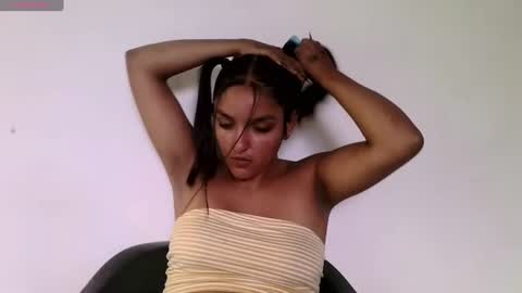 Snapshot of ari_20_ chatting on June 20, 2026, 8:11 pm Bella online show from June 20, 2026, 8:11 pm