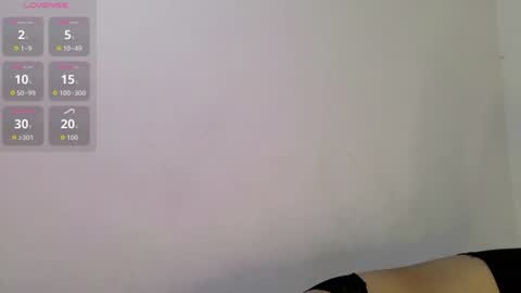 Snapshot of ari_20_ chatting on June 25, 2026, 2:22 am Bella online show from June 25, 2026, 2:22 am