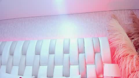 ari_lynn_ online show from April 8, 2026, 3:06 am