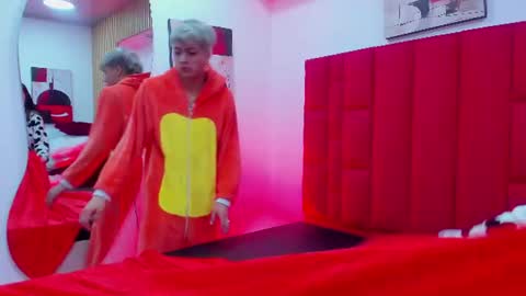ari_stonne online show from July 28, 2026, 12:48 pm