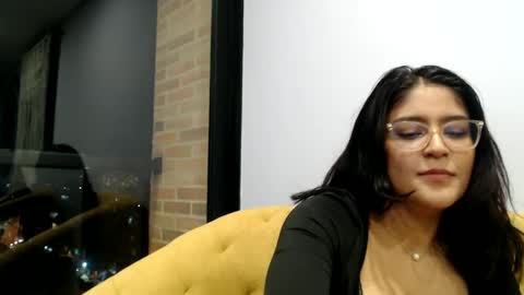 aria_andradee online show from February 20, 2025, 12:08 am