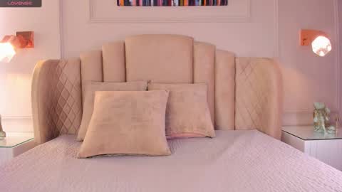 Snapshot of aria_greco chatting on January 9, 2025, 2:43 am Aria online show from January 9, 2025, 2:43 am