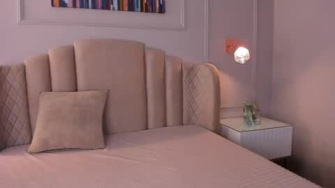 Snapshot of aria_greco chatting on February 9, 2025, 3:32 am Aria online show from February 9, 2025, 3:32 am