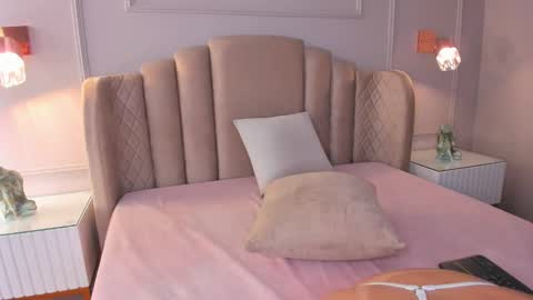 Snapshot of aria_greco chatting on February 22, 2025, 3:56 am Aria online show from February 22, 2025, 3:56 am