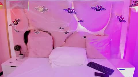 Snapshot of aria_joness_ chatting on October 22, 2025, 1:11 pm Aria Jones online show from October 22, 2025, 1:11 pm