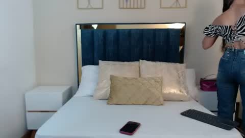 Snapshot of aria_martiin chatting on July 10, 2026, 11:35 am aria online show from July 10, 2026, 11:35 am