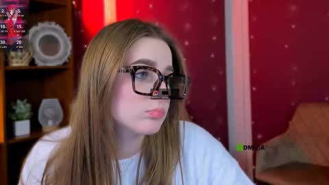 Luna online show from November 4, 2025, 12:26 pm