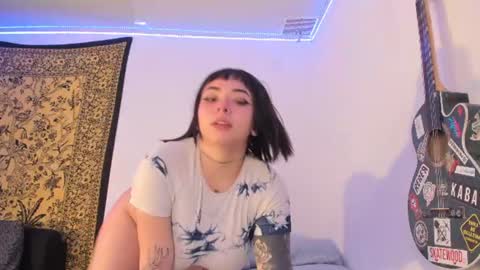 Aria and Orien online show from June 24, 2026, 4:28 pm