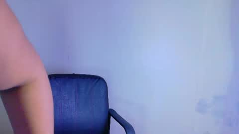 A R I A  B E N E T T  online show from July 27, 2026, 2:07 am