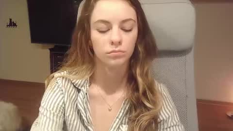 AriaCreazy online show from October 9, 2025, 8:29 pm