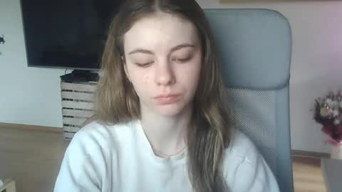 AriaCreazy online show from April 6, 2026, 6:14 am