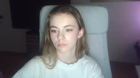 AriaCreazy online show from April 12, 2026, 8:25 pm