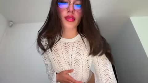 Snapshot of ariadnaz chatting on July 3, 2026, 1:01 am ARIADNA IM NEW HERE THANK YOU VERY MUCH FOR FOLLOWING ME online show from July 3, 2026, 1:01 am