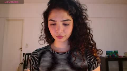 ariagal online show from April 15, 2026, 7:21 pm