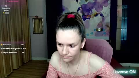 AriaGray online show from April 17, 2026, 2:03 am