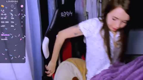 Ari online show from October 3, 2025, 4:42 am