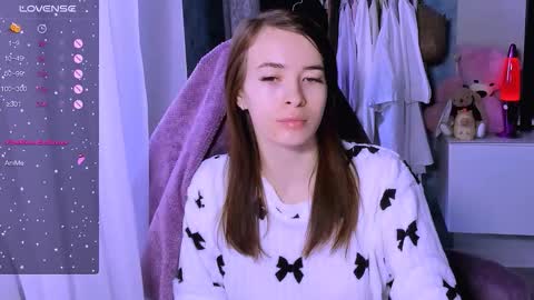 Snapshot of ariamill chatting on November 24, 2025, 7:30 am Ari online show from November 24, 2025, 7:30 am