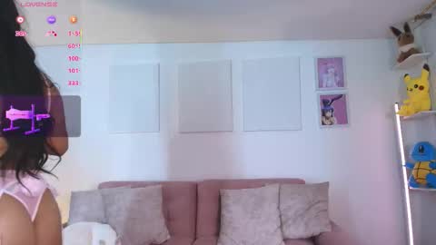 Snapshot of ariana_bae_ chatting on November 16, 2025, 8:58 pm online show from November 16, 2025, 8:58 pm