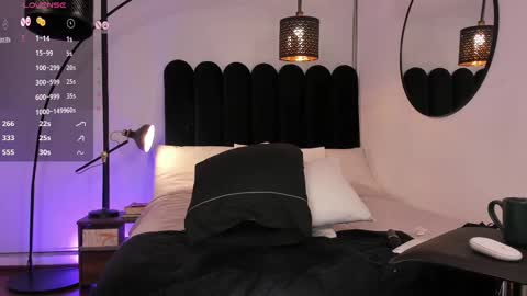 DaniAri - dimension X at night NY time online show from February 14, 2025, 8:10 am