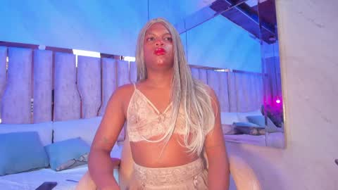 ariana_grande233 online show from March 29, 2026, 11:54 am