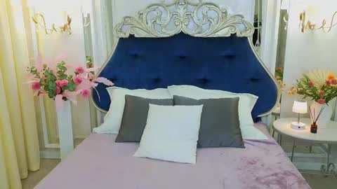 Snapshot of ariana_petite chatting on June 8, 2026, 12:03 am Ariana online show from June 8, 2026, 12:03 am
