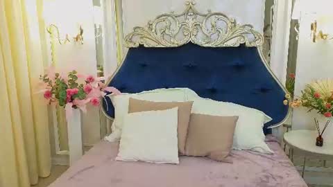Snapshot of ariana_petite chatting on June 15, 2026, 12:02 am Ariana online show from June 15, 2026, 12:02 am