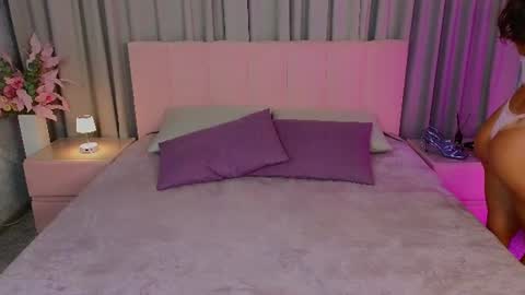 Snapshot of ariana_petite chatting on July 16, 2026, 11:11 pm Ariana online show from July 16, 2026, 11:11 pm